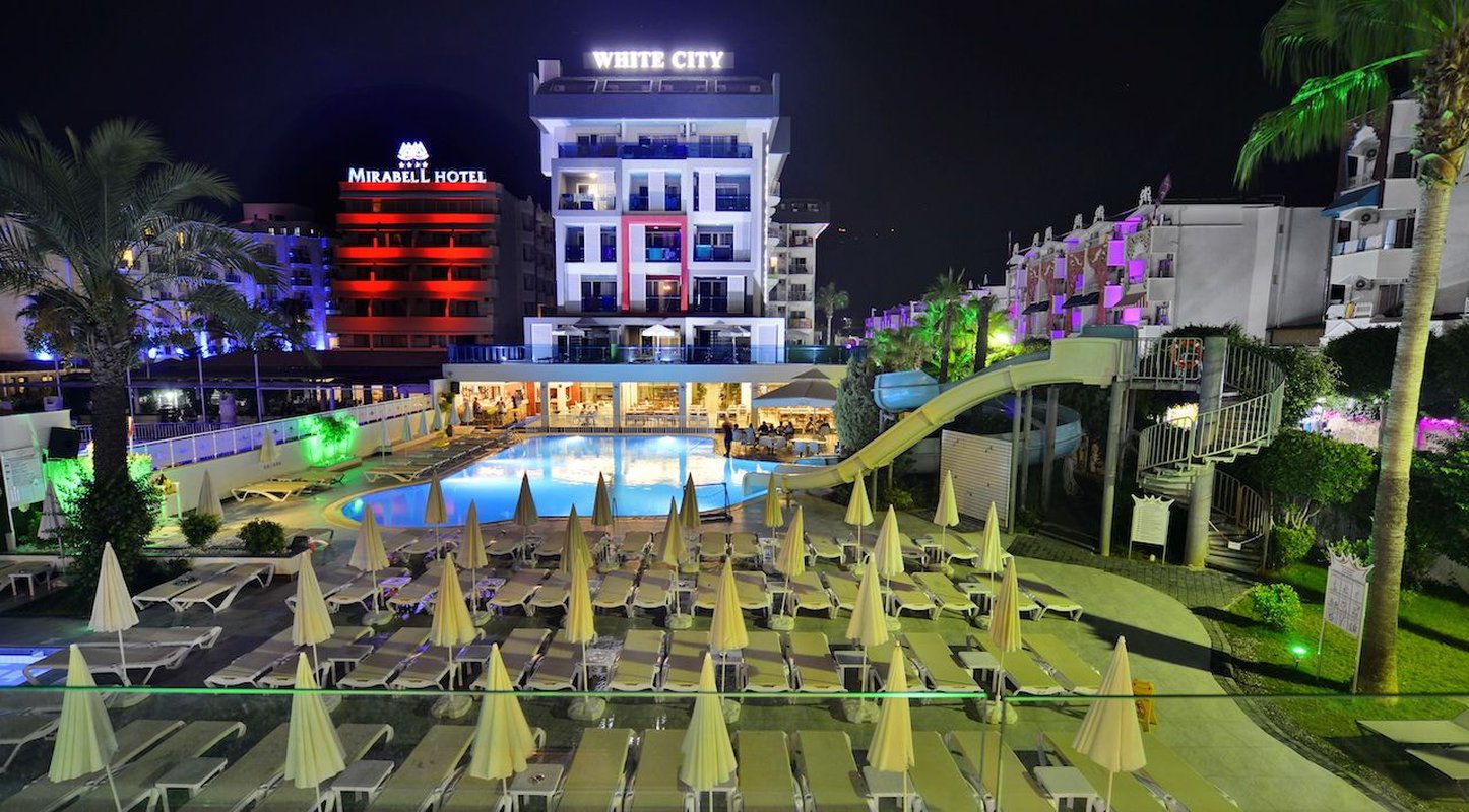 White City Beach - Adults Only +16 6/45