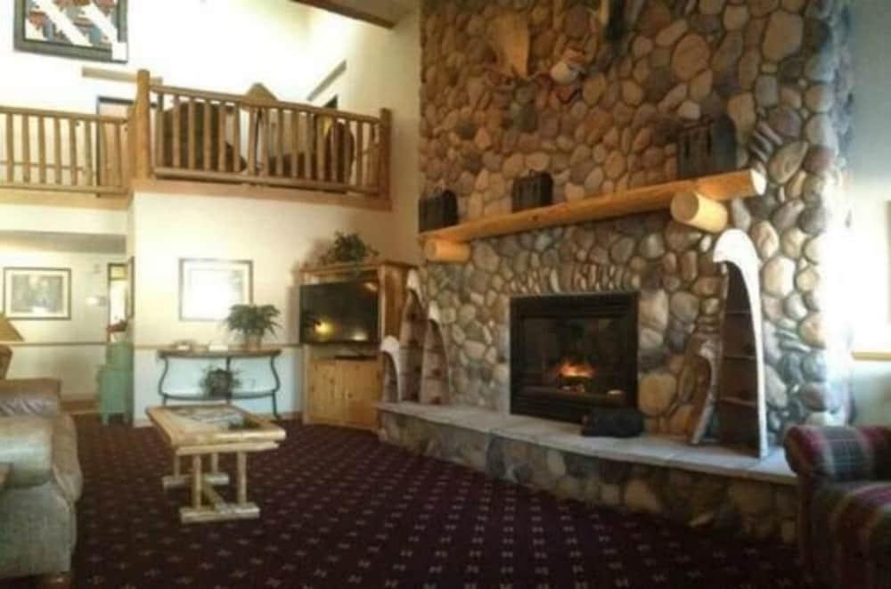 Oveson's Pelican Lake Resort & Inn 16/22