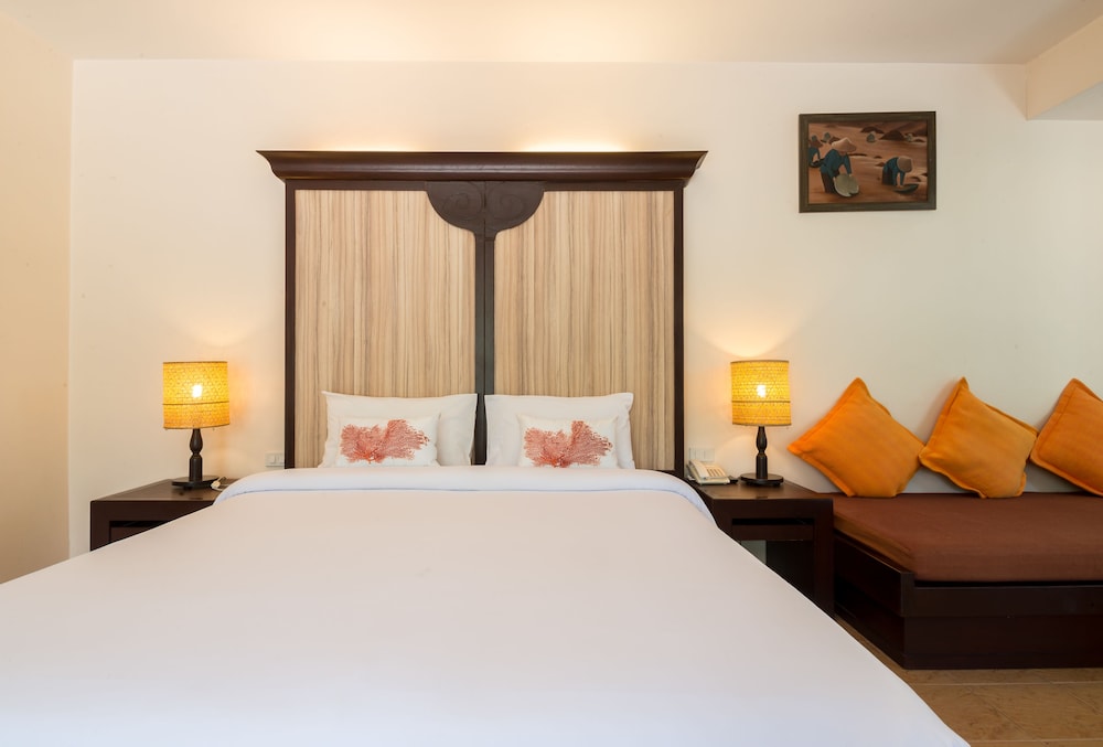 Patong Lodge Hotel 9/59