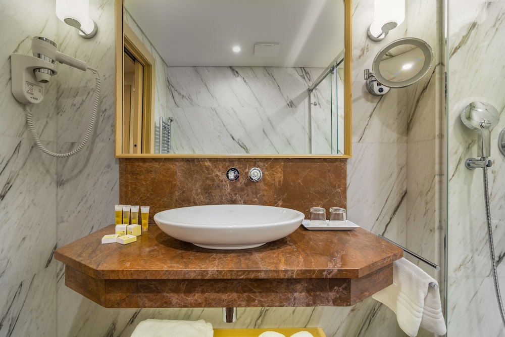 Ana Hotels Bradul Poiana Brasov 26/30