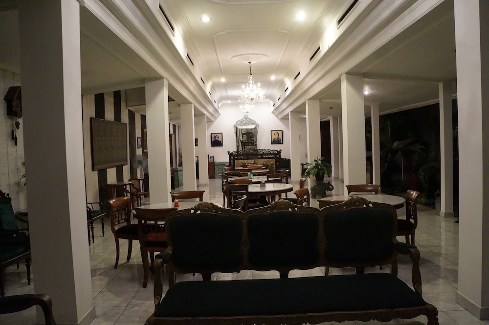 Hotel Kirana 47/54