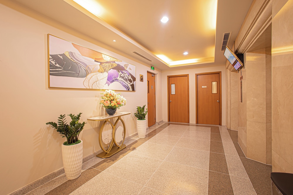 Mayfair Suites - Wmc Tower 7/70