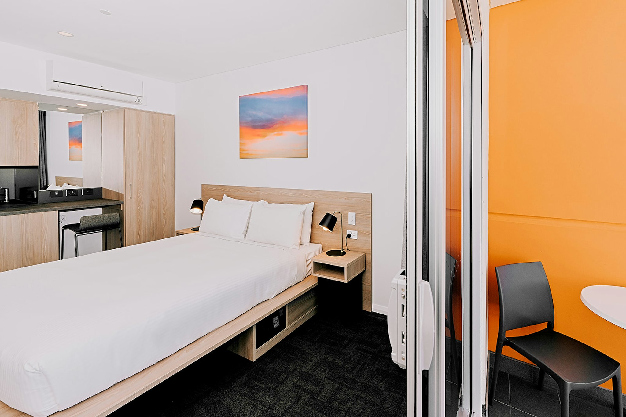 Toms Court Hotel Adelaide 6/13