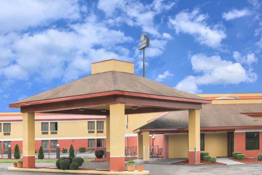 Days Inn Suites Casey 1/14