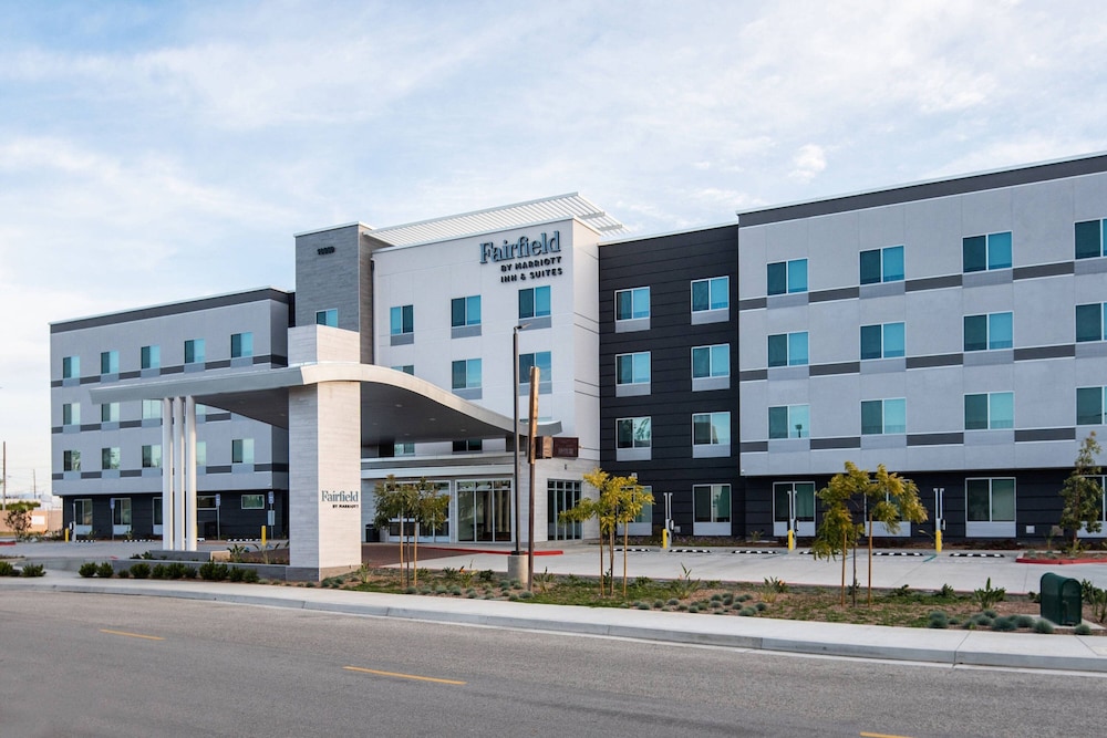 Fairfield Inn & Suites by Marriott Anaheim Los Alamitos 4/46