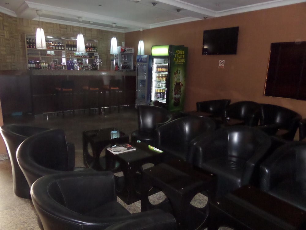 Ellis Suites Limited 25/28