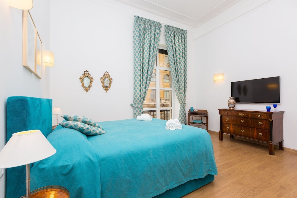 Prestigious Apartment Via Barberini 13/50