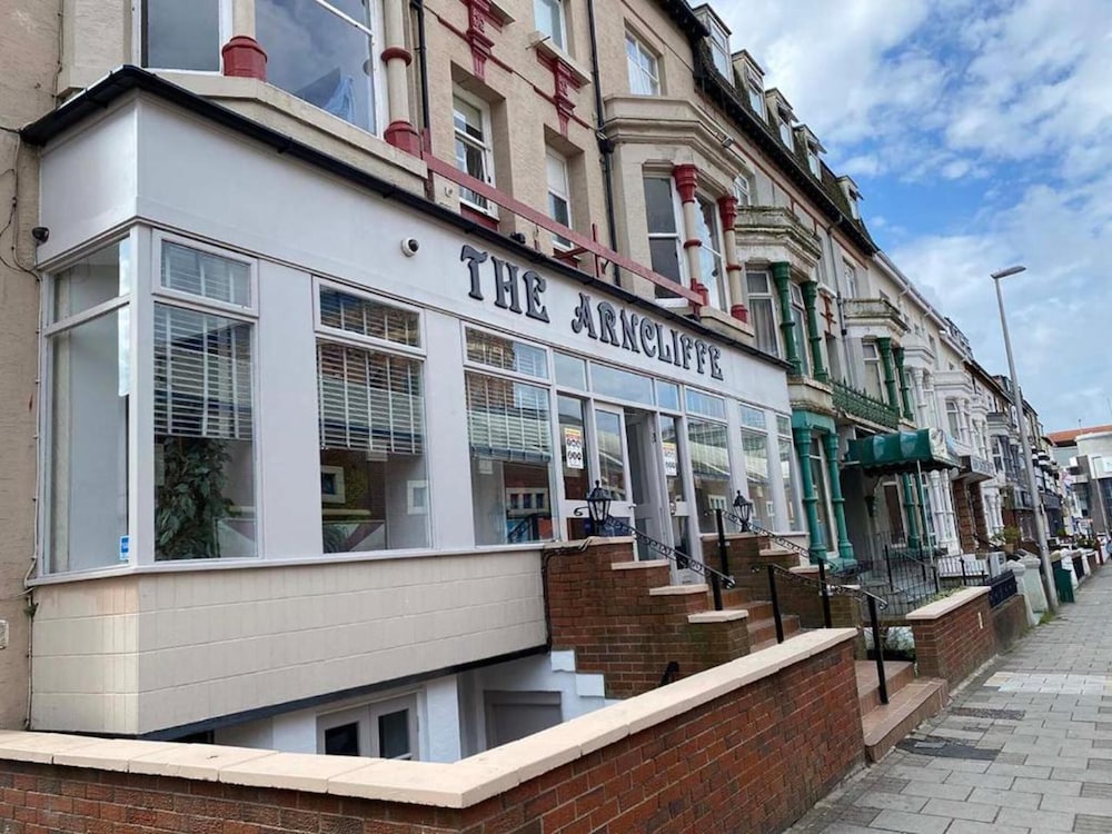 The Arncliffe Hotel 3/50