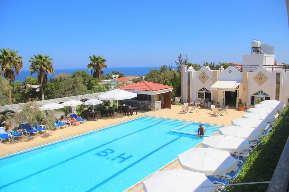BARE HILL HOLIDAY VILLAGE 22/44
