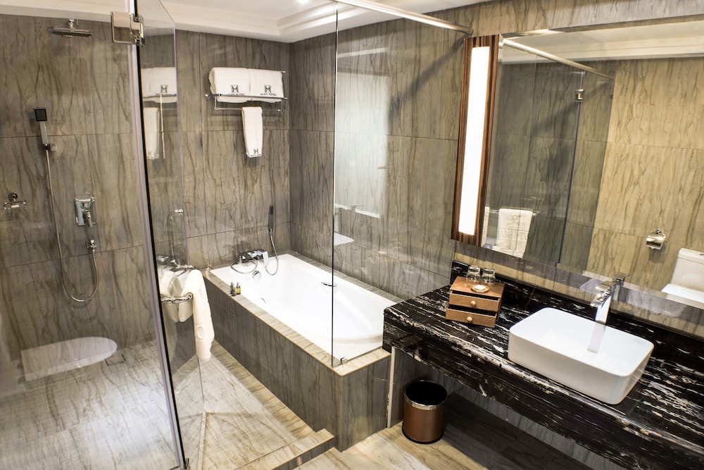 Moty Hotel 38/62