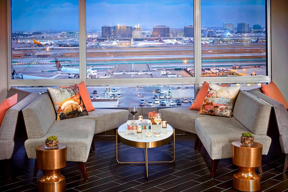 Marriott Los Angeles Airport 64/77