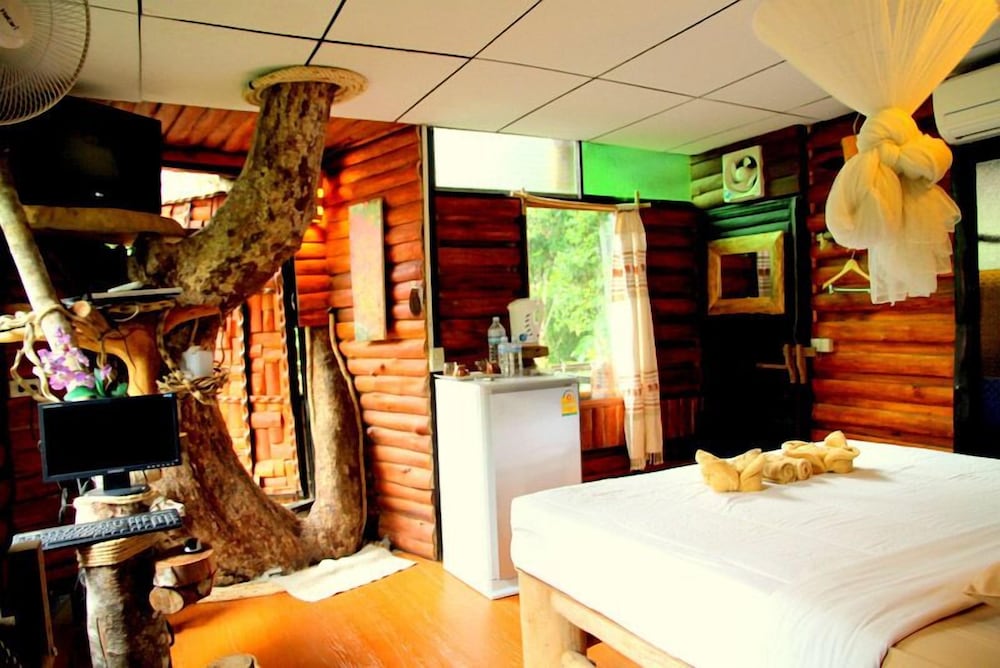 Khao Sok Tree House 15/50