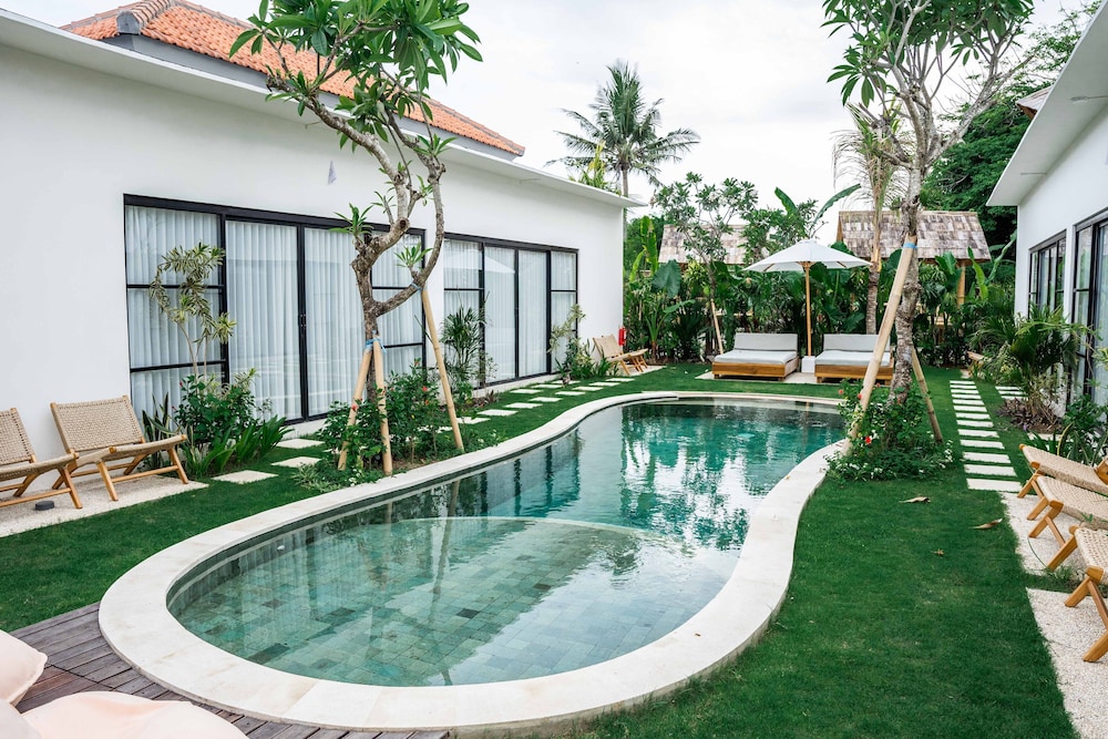 Shanti Boutique Retreat 56/57