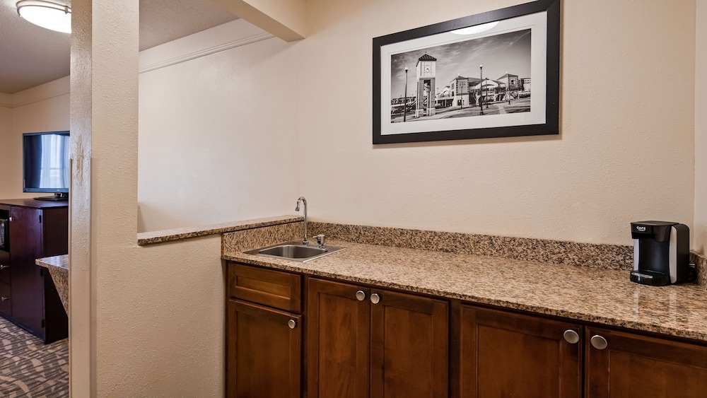 Best Western Plus Peoria 28/28