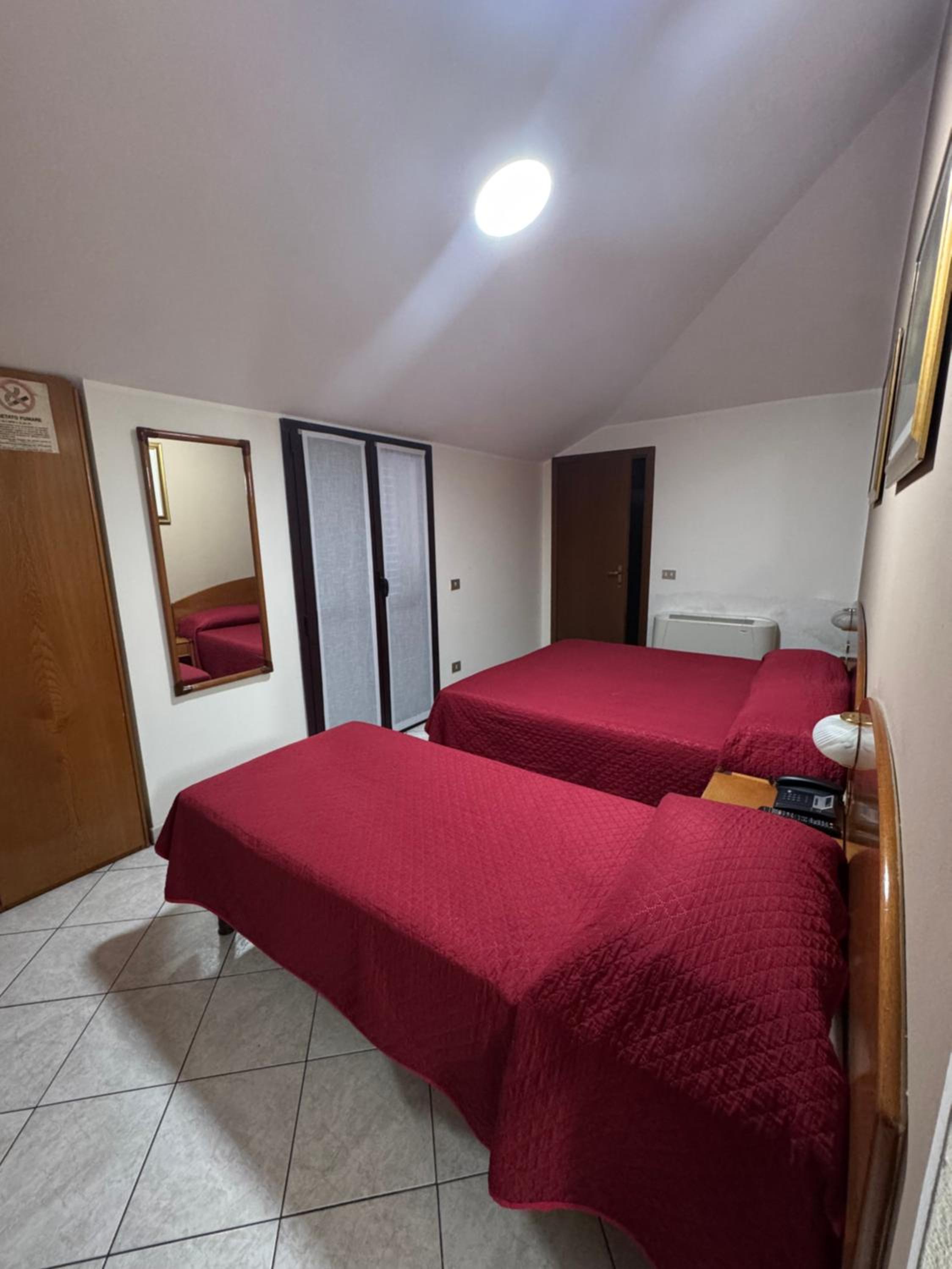 Room, Triple, 1 Queen and 1 Single Bed
