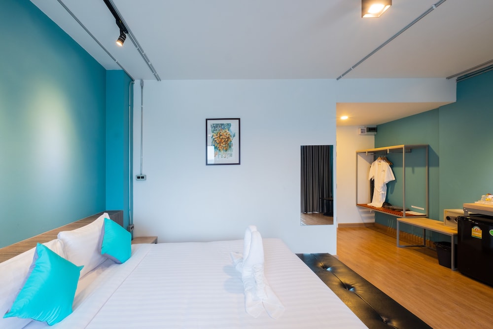 S.22 Hotel Suratthani 24/64