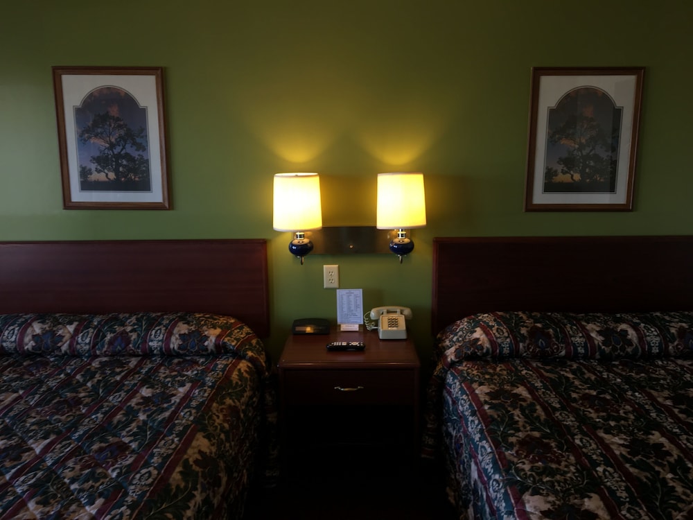 Thunderbird Motor Inn Baraboo 10/22