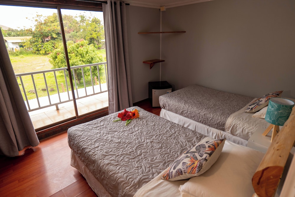 Tower, Standard, Twin Beds