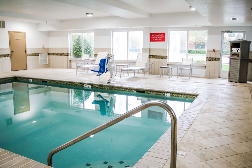 Country Inn Suites By Radisson Richmond West At I 64 Va 20/39