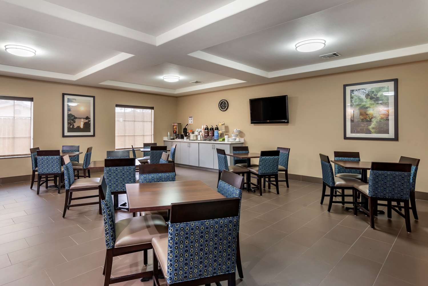 Comfort Inn & Suites Scott-West Lafayette, LA 10/11