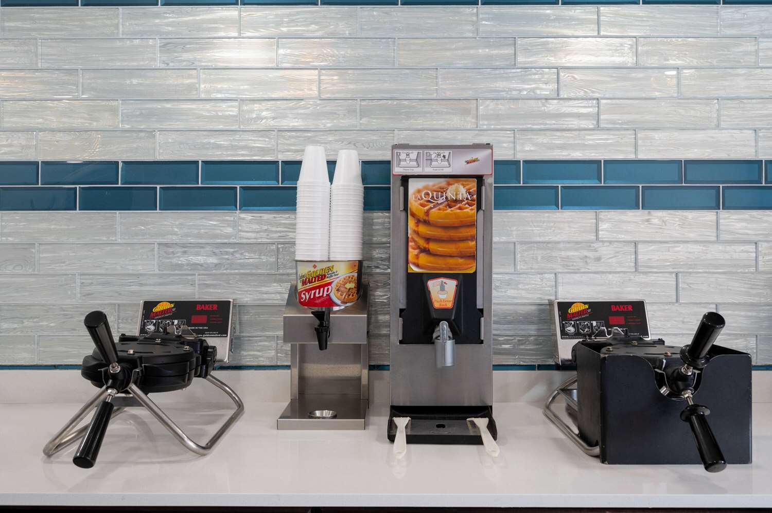 La Quinta Inn By Wyndham Indianapolis Airport Executive Drive 18/37