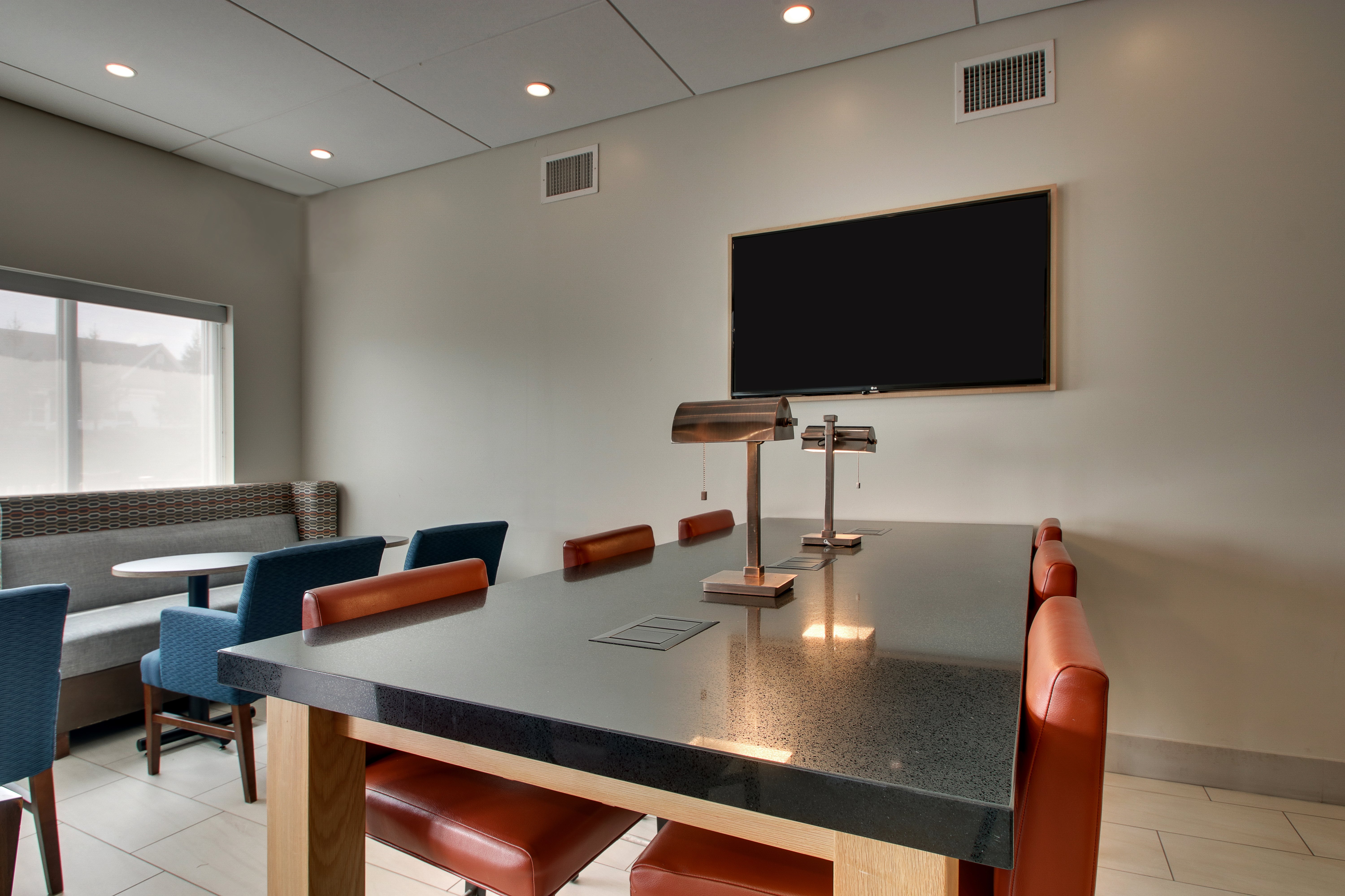 Holiday Inn Express Suites Lancaster East Strasburg 45/52