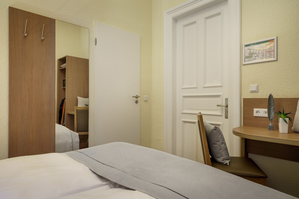 Hotel Alster 7/35