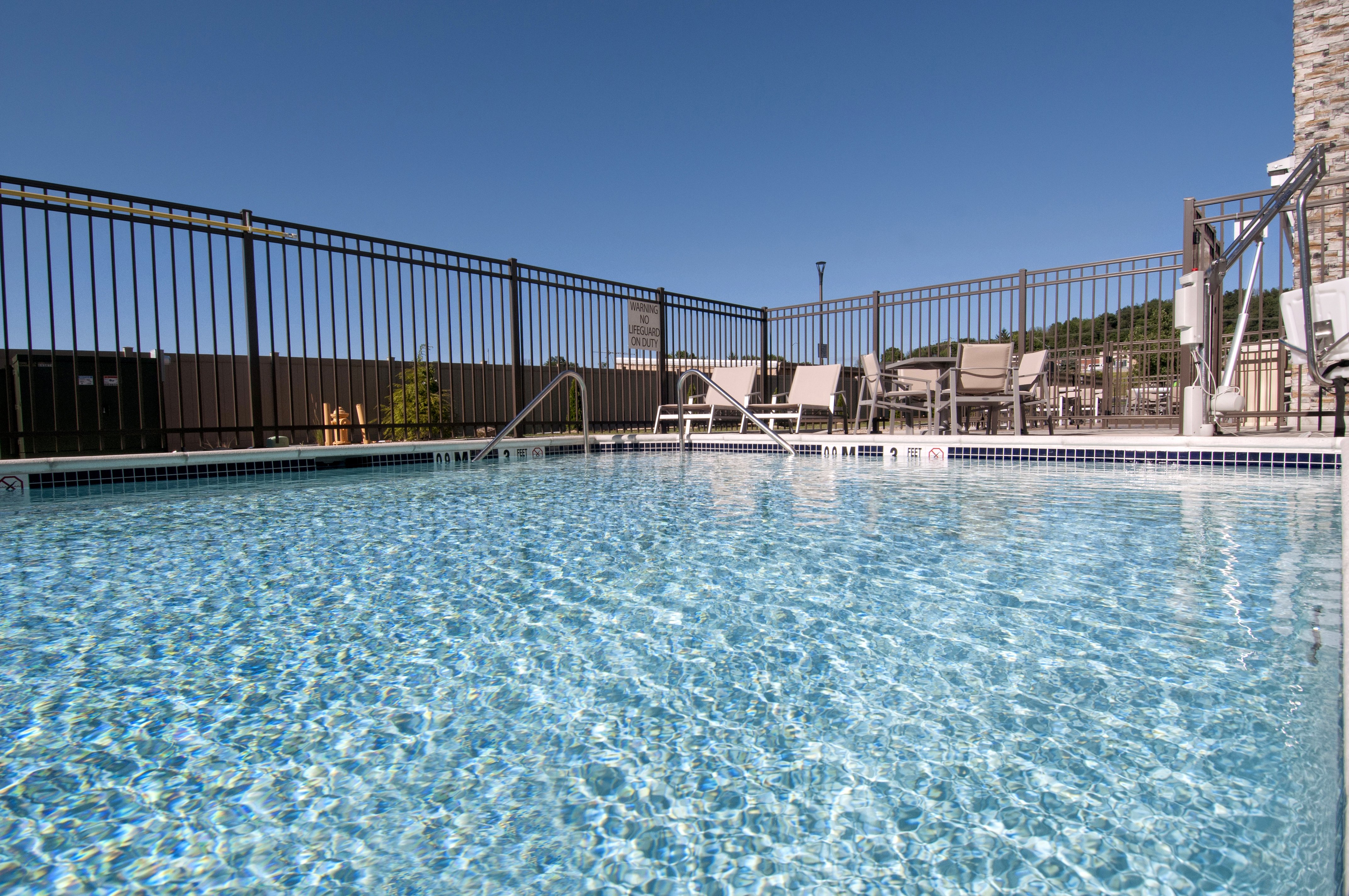 Holiday Inn Express & Suites Johnstown 59/60