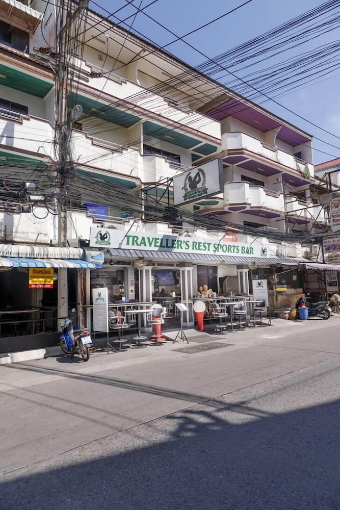 Travellers Rest Hotel 4/40