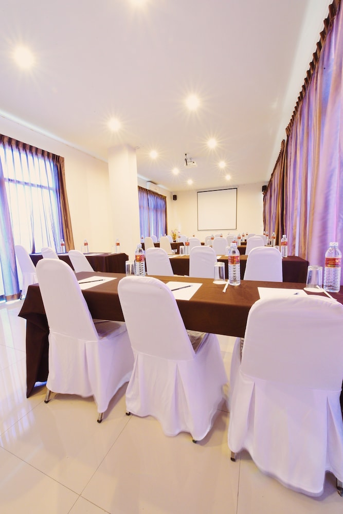 GLORY PLACE HUA HIN HOTEL 30/70