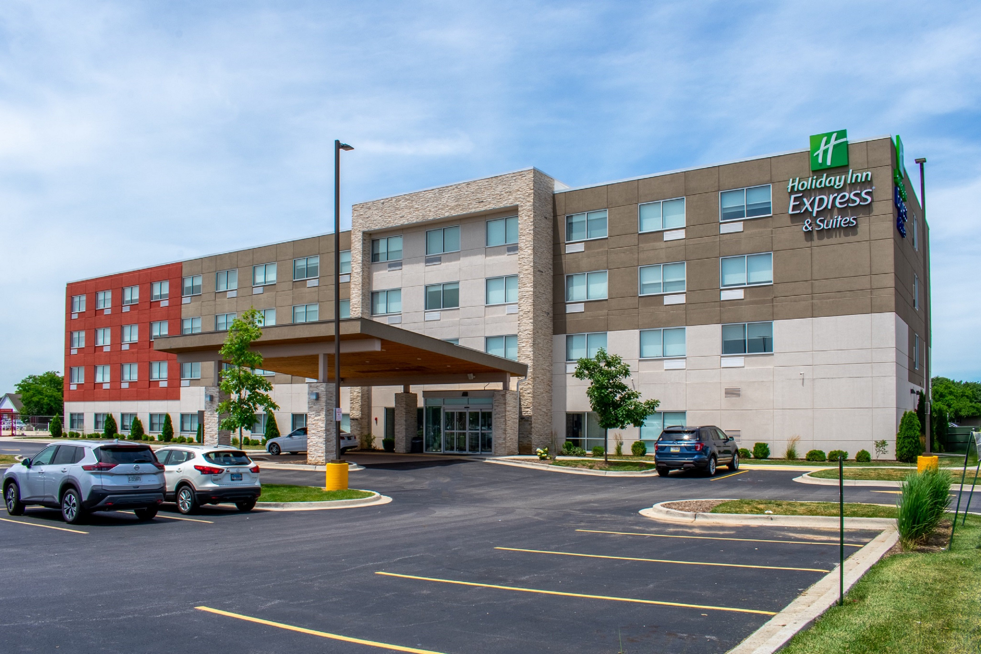 Holiday Inn Express & Suites Yorkville 36/38