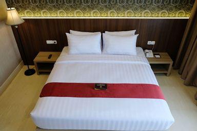 Landmark, Double or Twin Bed