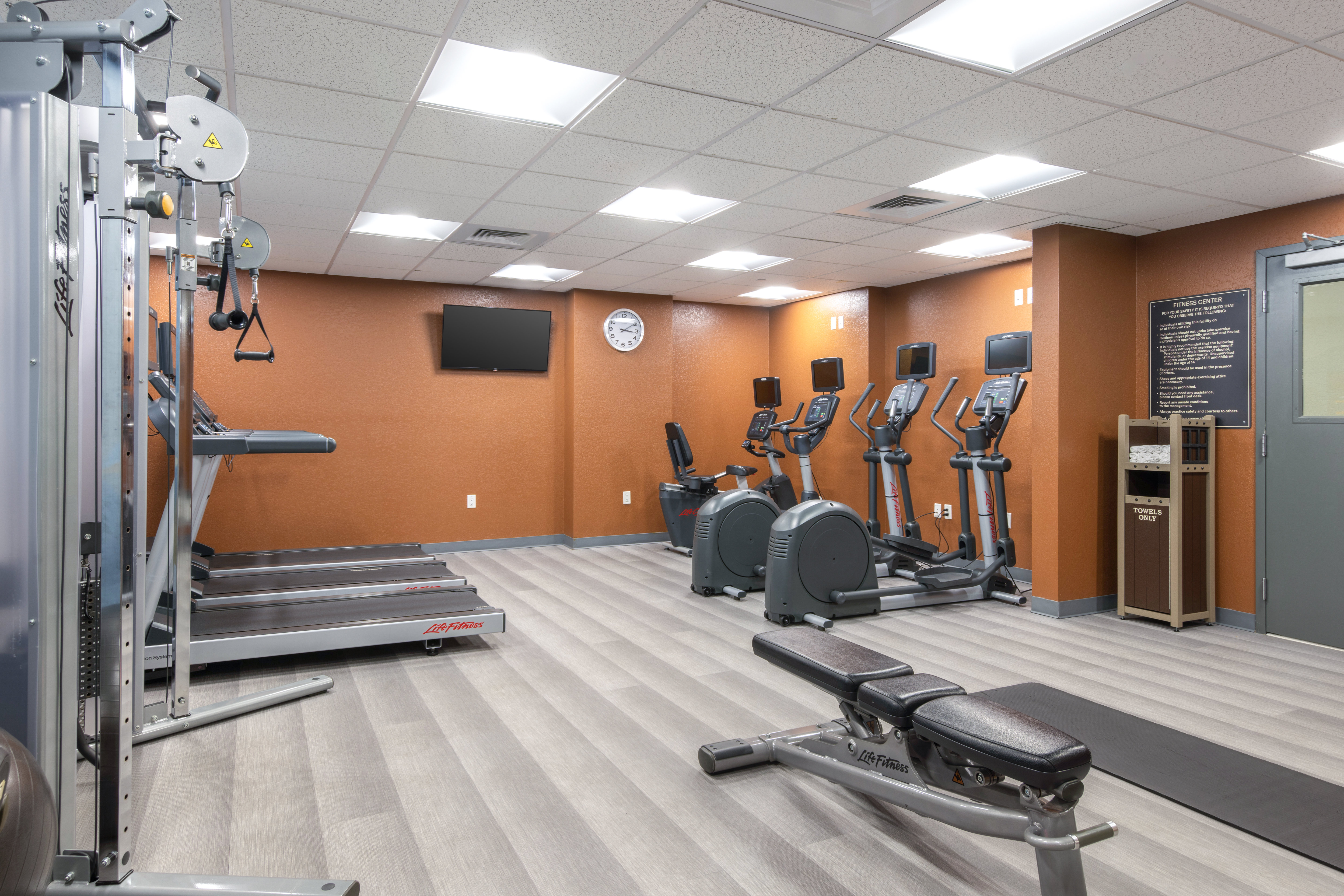 Candlewood Suites Anaheim - Resort Area 14/36