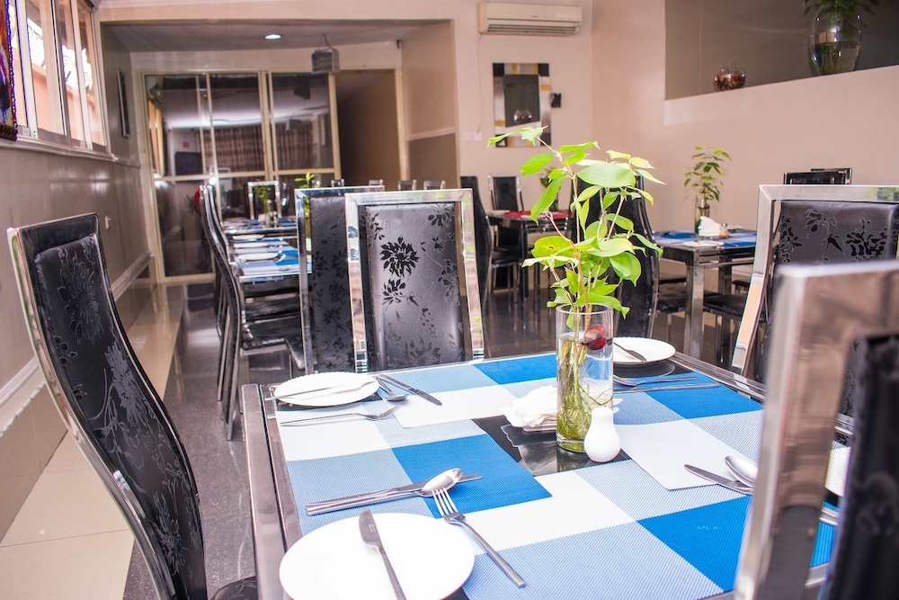 Primal Hotel GRA-Ikeja 37/50