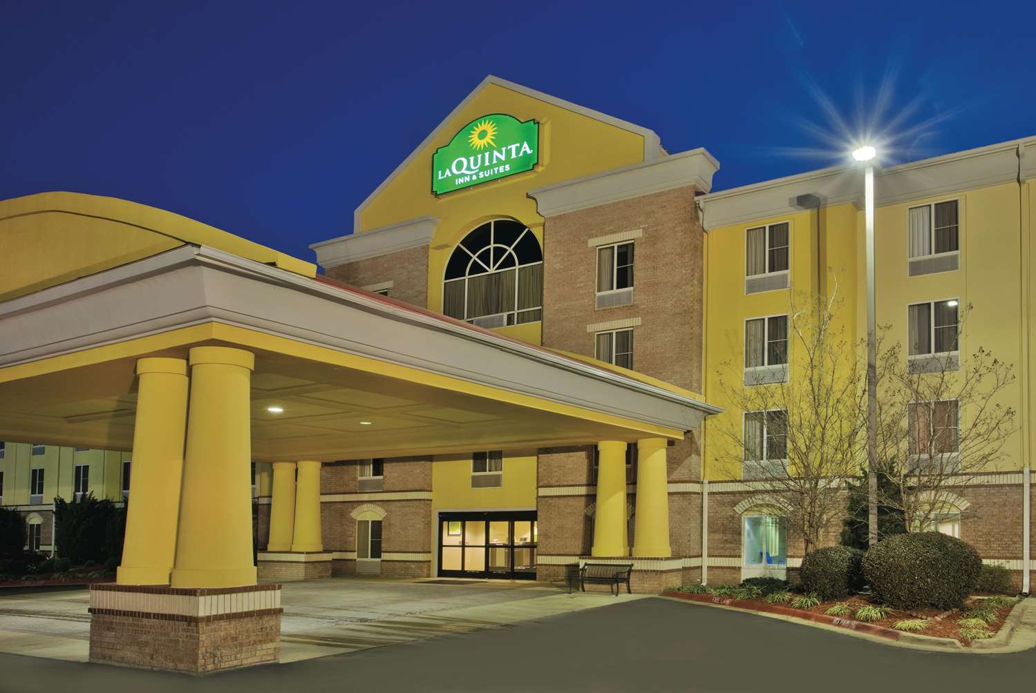 La Quinta Inn & Suites by Wyndham Hot Springs 4/57