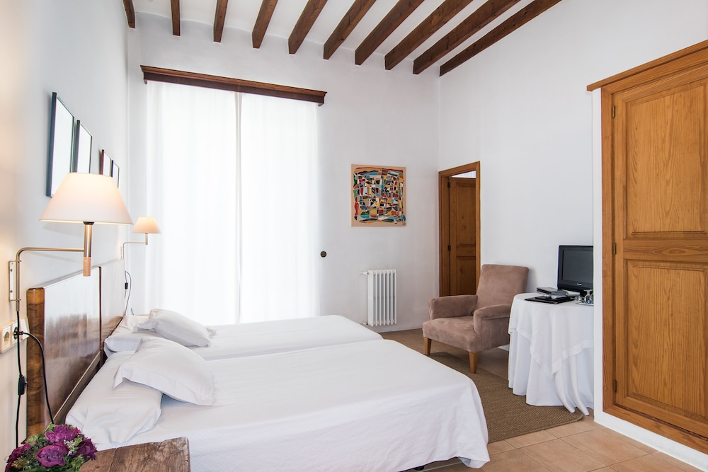 Hotel Can Moragues 5/50