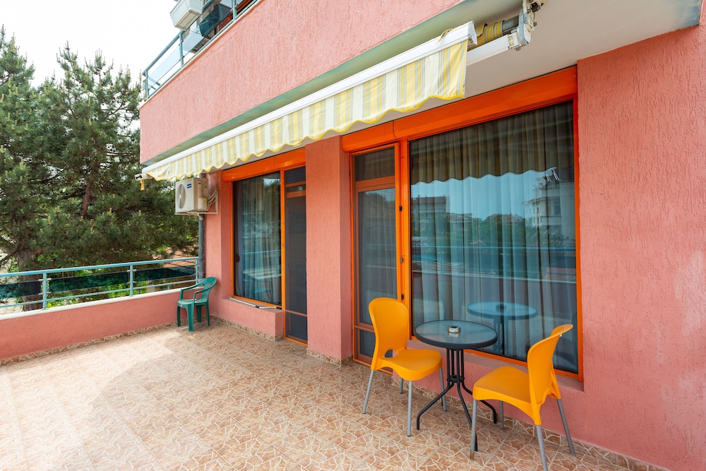 Family Hotel Jemelly 4/50