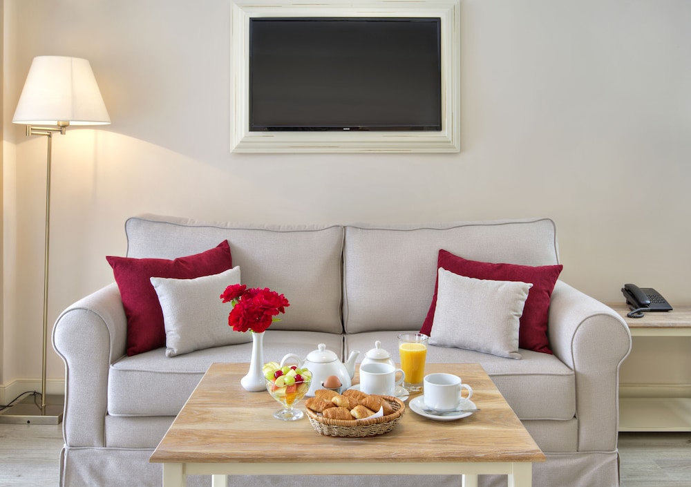 White Rock Castle Suite Hotel & Spa 40/47