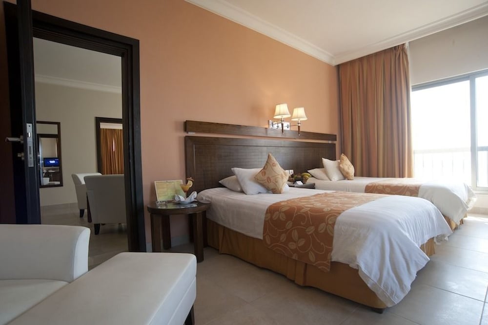 Dead Sea Spa 17/64