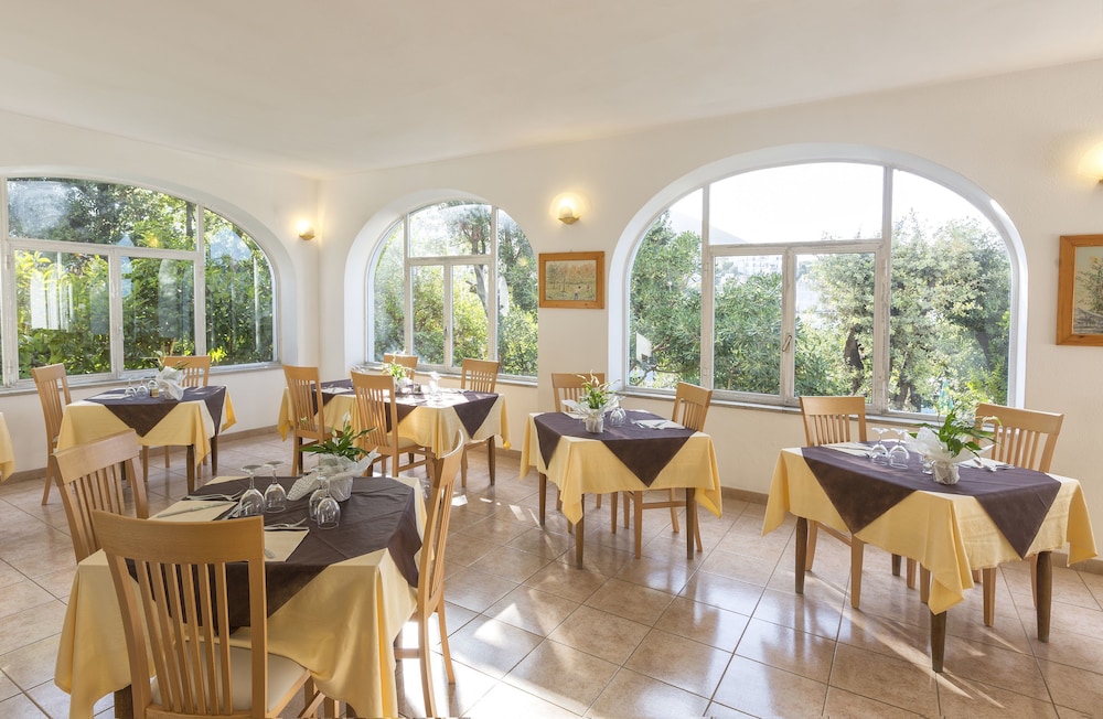 Vittoria Hotel 47/63