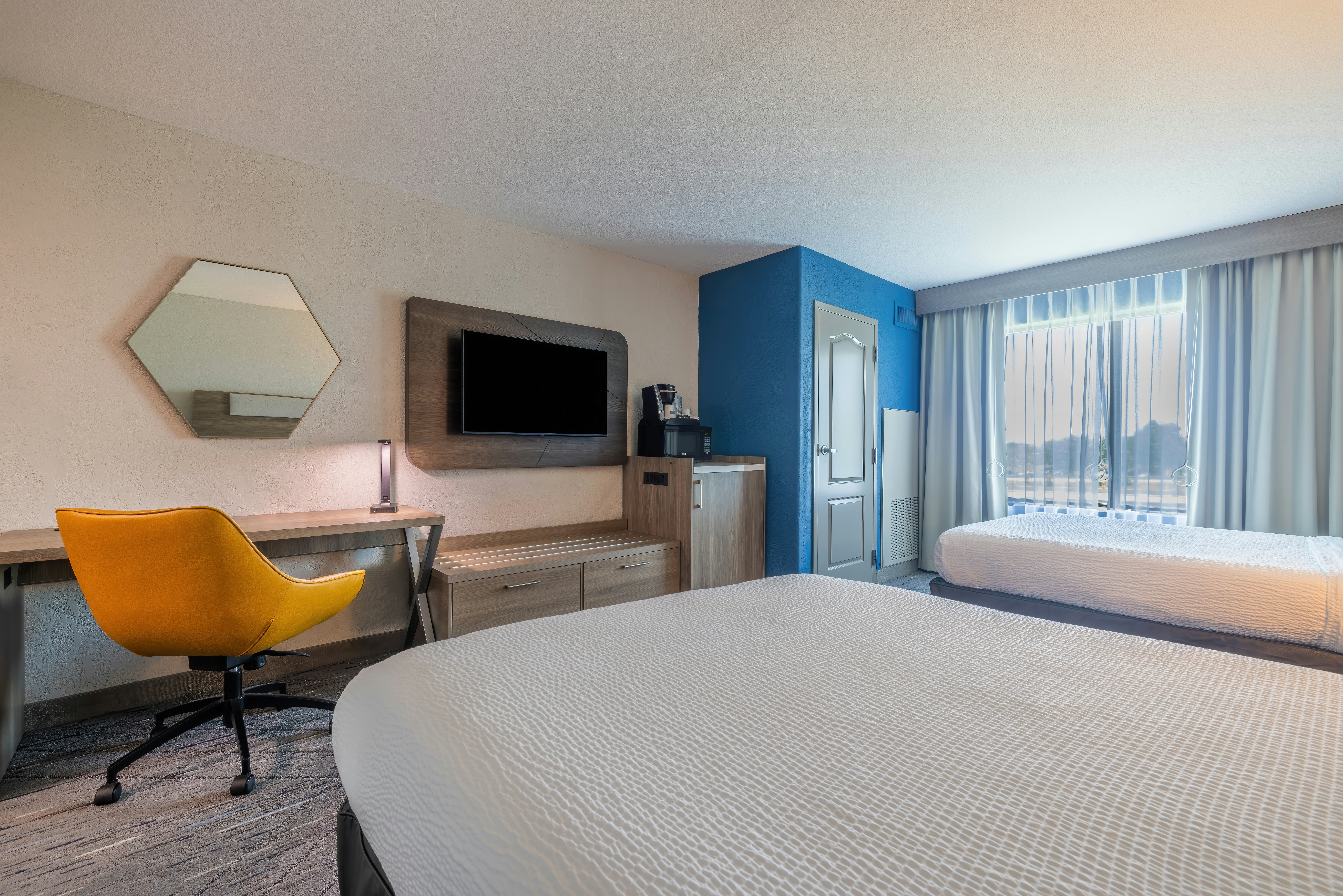 Holiday Inn Express Hotel Suites Kansas City Airport 26/72
