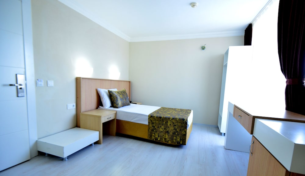 Q Ella Beach Hotel 30/71