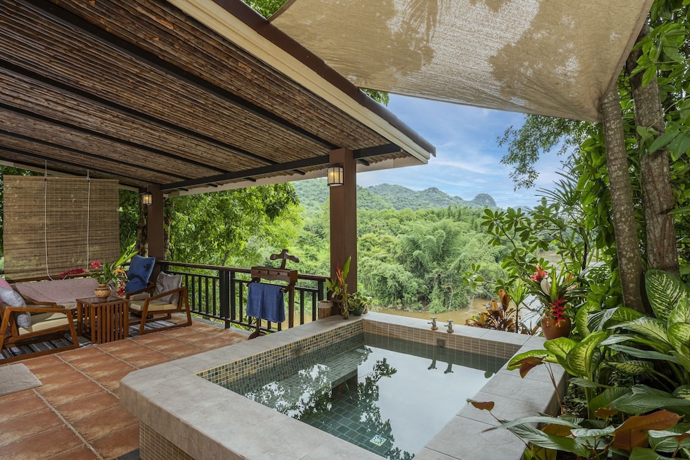 swimming pool spa