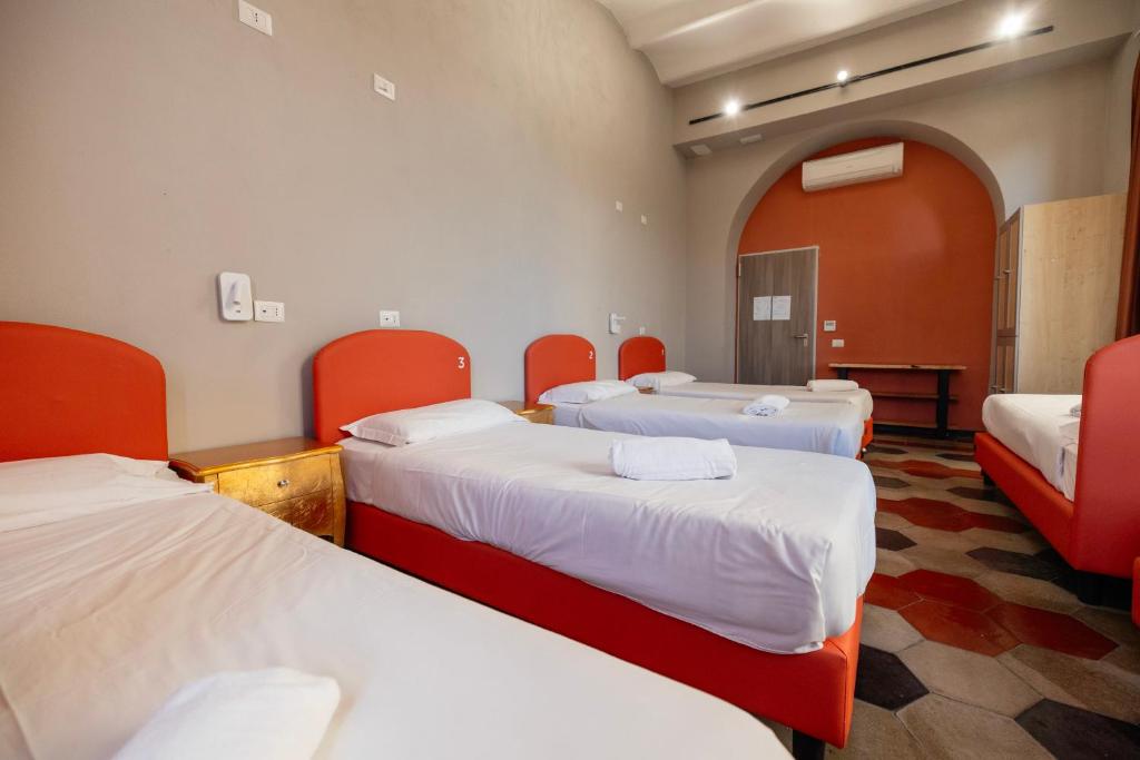 Female Dorm, Female Only