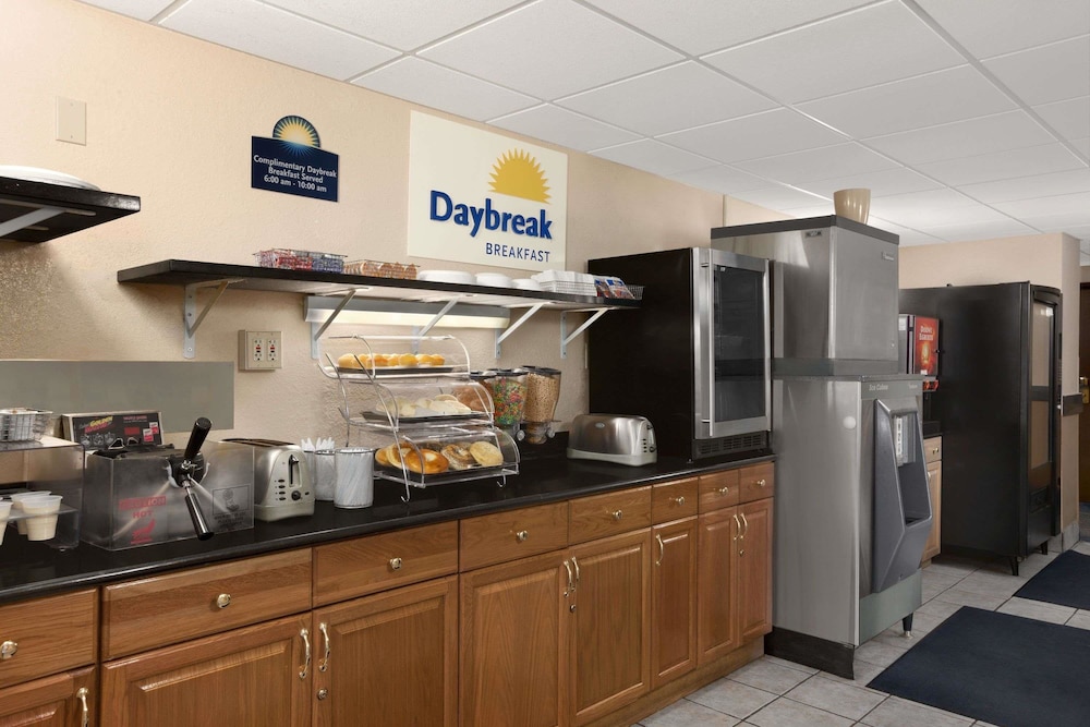 Days Inn By Wyndham Keene Nh 30/41