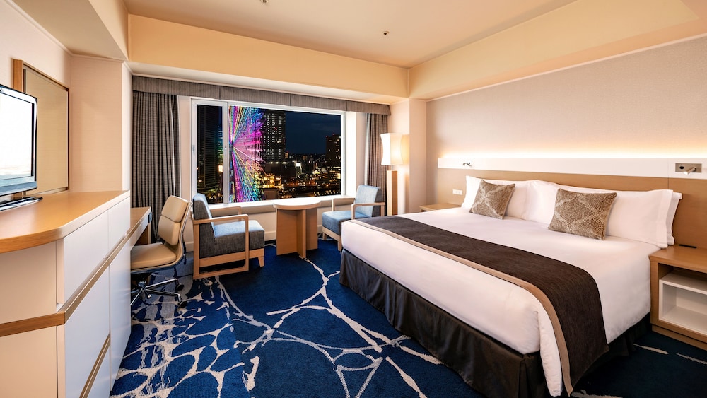 Classic, King Bed, City View