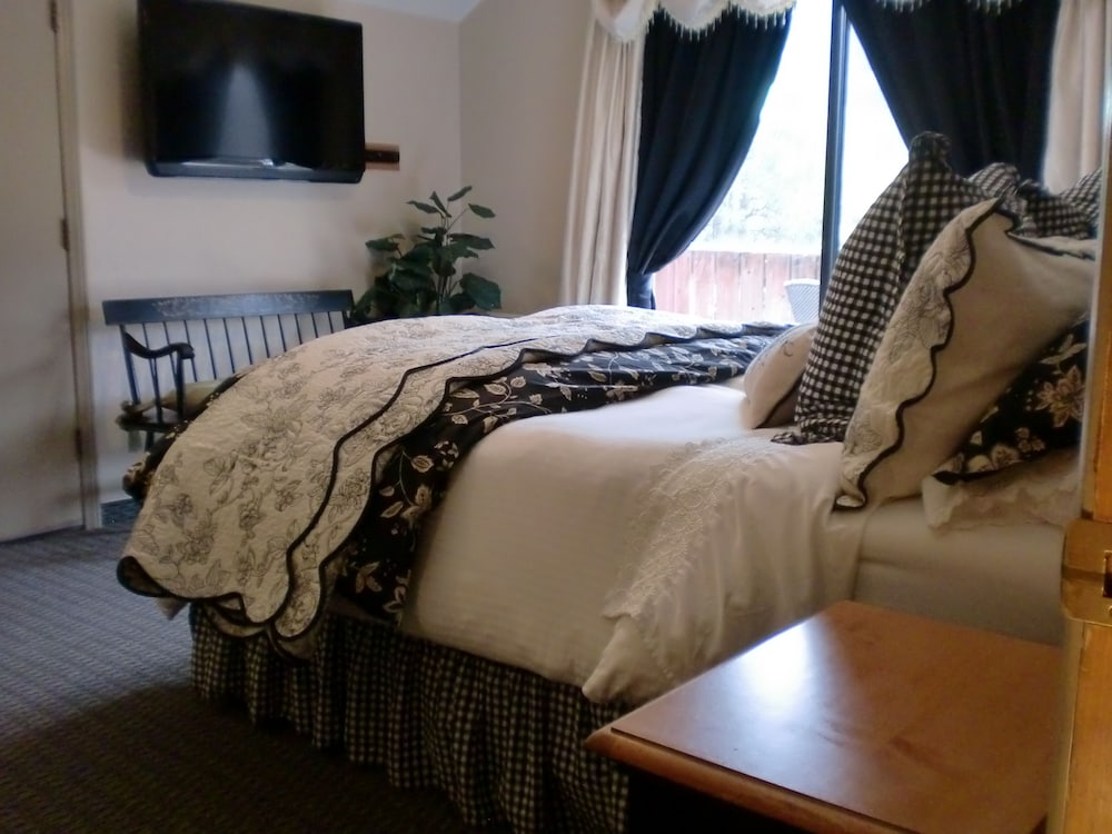 North Shore Inn 38/70