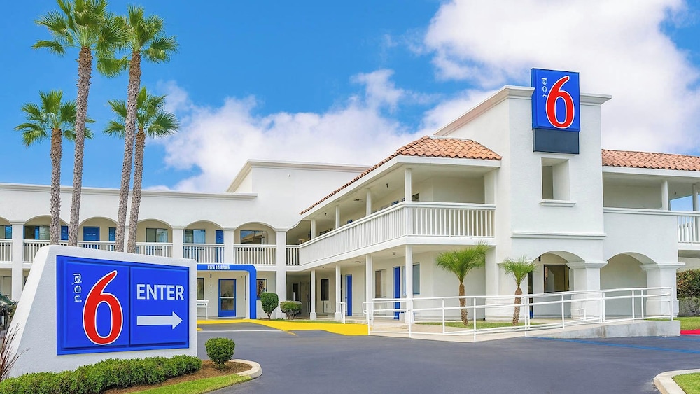 Motel6 Carlsbad, CA Beach 7/50
