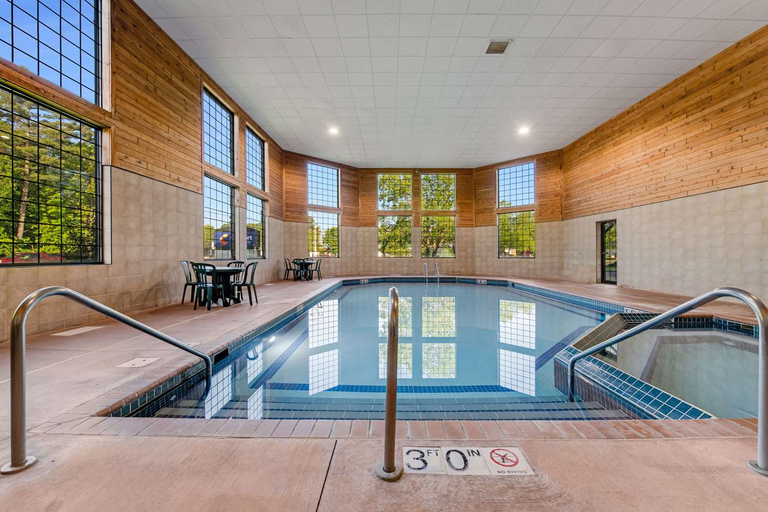 Comfort Inn & Suites Weston - Wausau 13/25