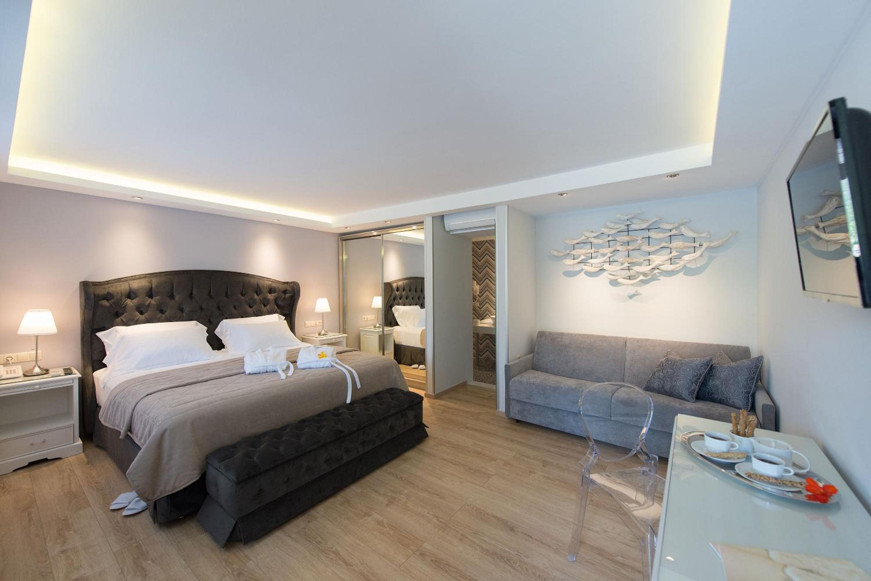 Suite, Sea View